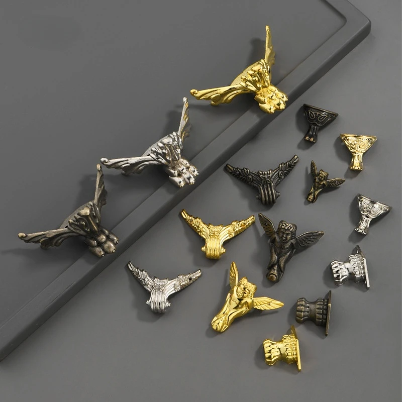 8pcs Antique Corner Brackets Z - Zinc Furniture Hardware recensione e prezzo