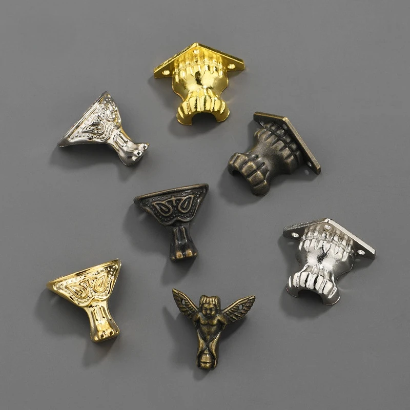 8pcs Antique Corner Brackets Z - Zinc Furniture Hardware recensione e prezzo