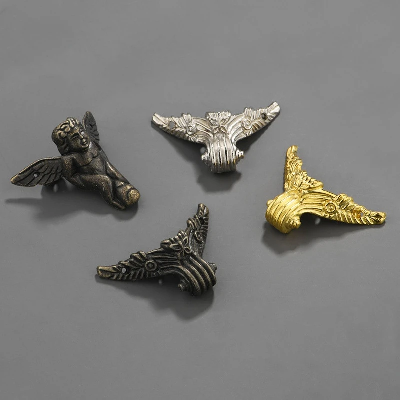 8pcs Antique Corner Brackets Z - Zinc Furniture Hardware recensione e prezzo