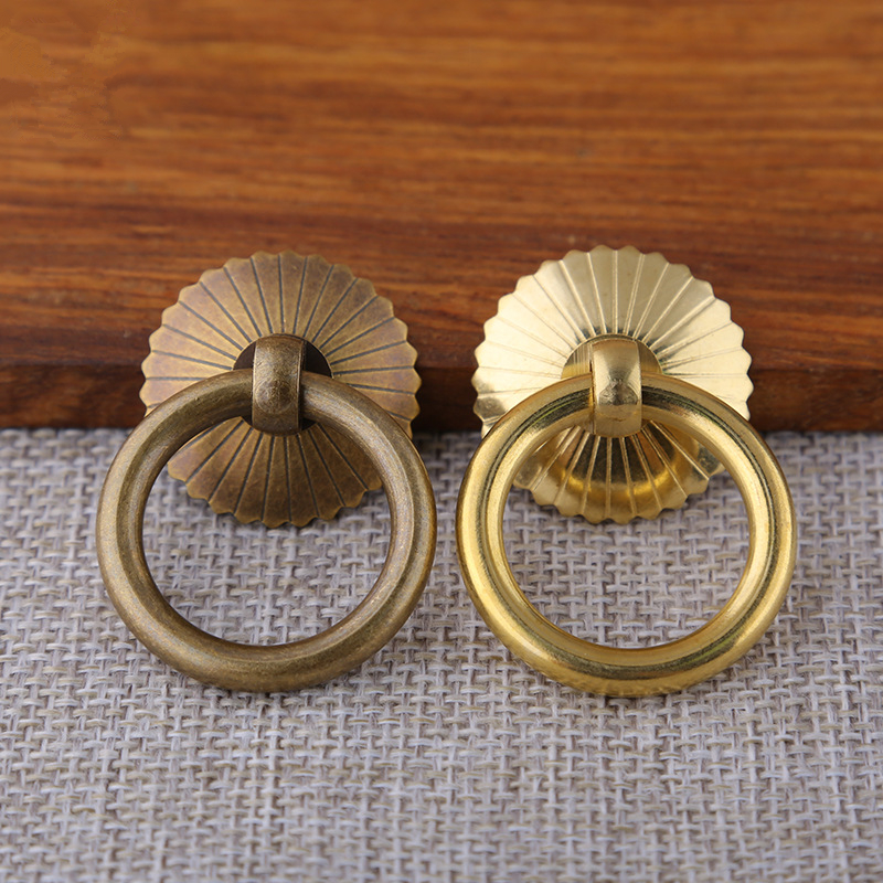 Vintage Brass Cabinet Ring Kno - Furniture Hardware Kit recensione e prezzo