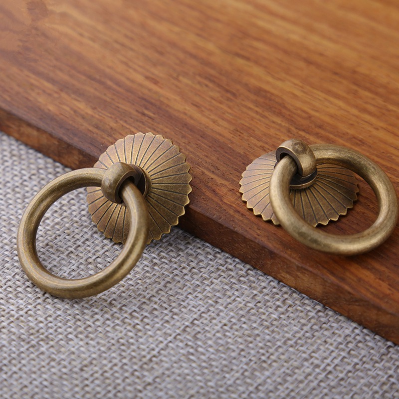 Vintage Brass Cabinet Ring Kno - Furniture Hardware Kit recensione e prezzo