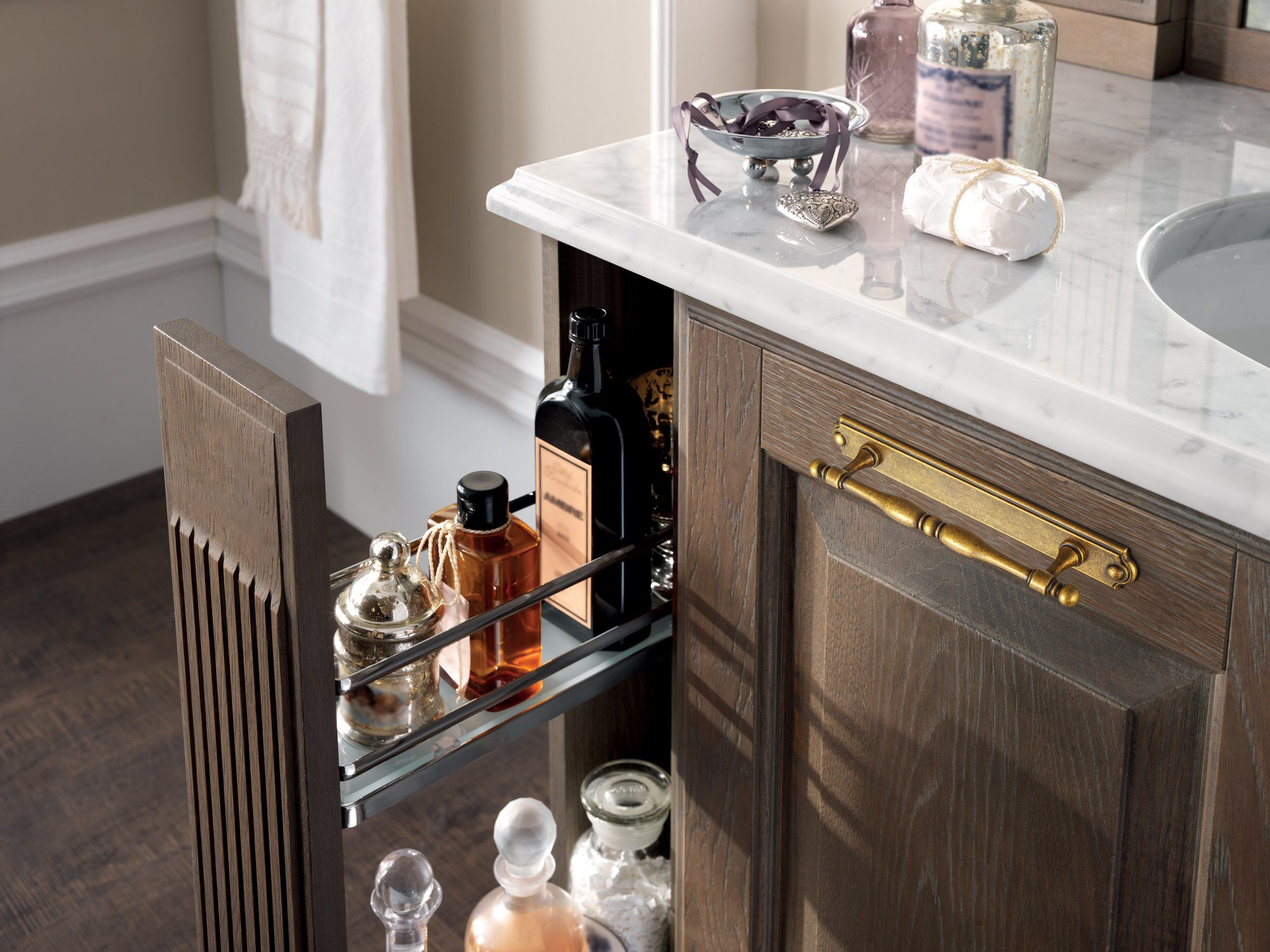 Goo-Ki Vintage Brass Cabinet P - Furniture Hardware With Backplate recensione e prezzo