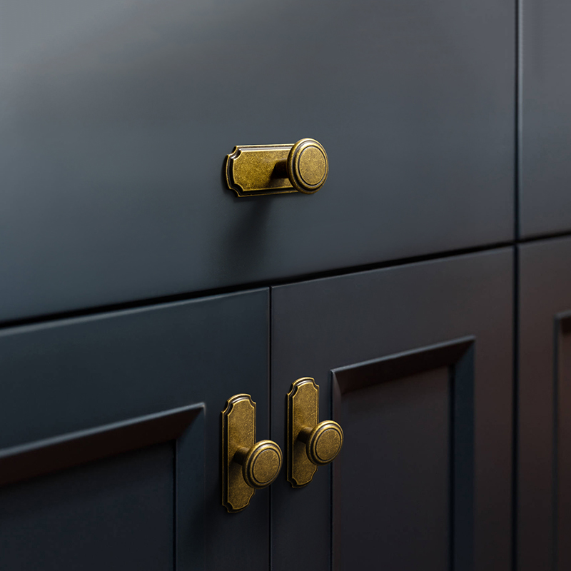 Goo-Ki Antique Brass Drawers K - Furniture Hardware With Backplate recensione e prezzo