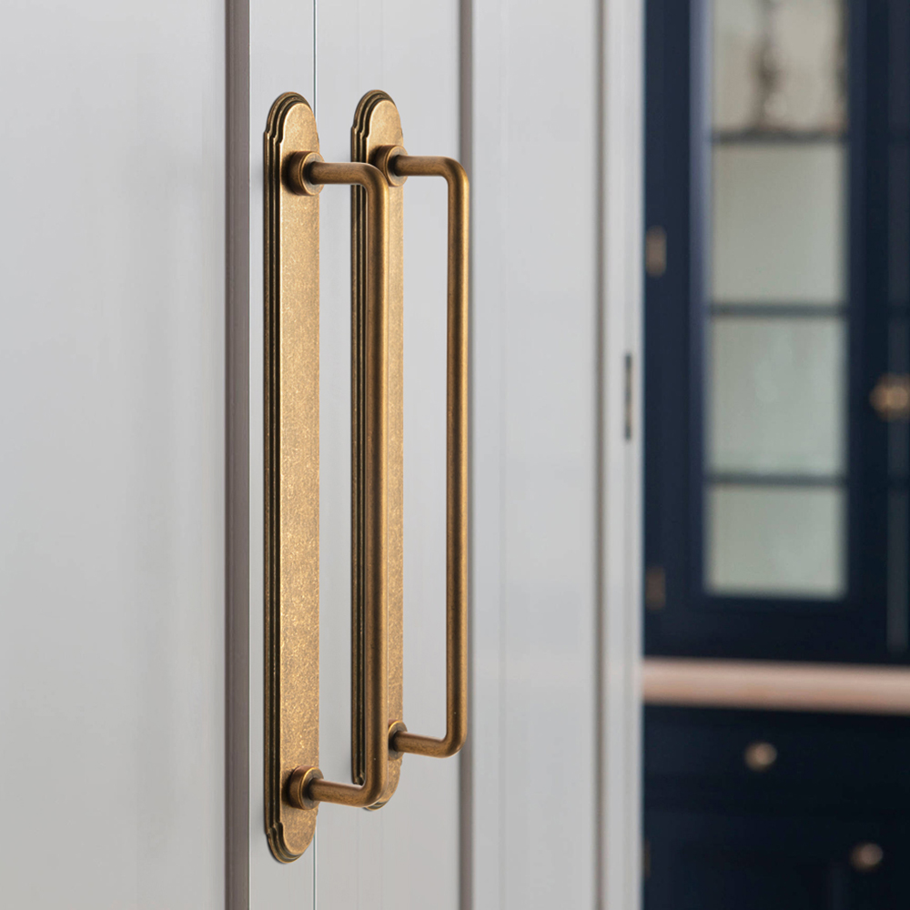 Goo-Ki Antique Brass Cabinet B - Furniture Hardware With Backplate recensione e prezzo