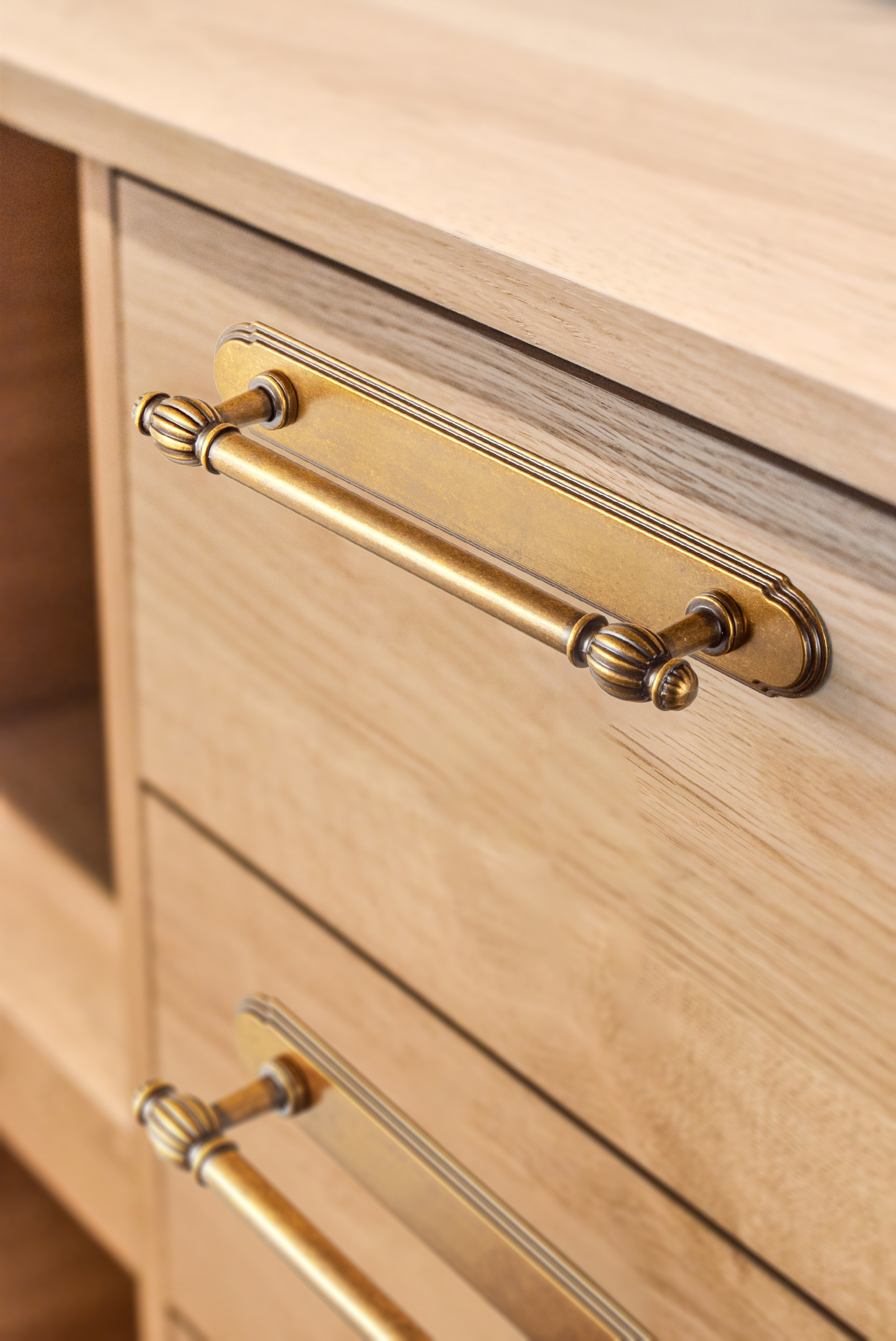 Goo-Ki Antique Brass Cabinet D - Furniture Hardware With Backplate recensione e prezzo