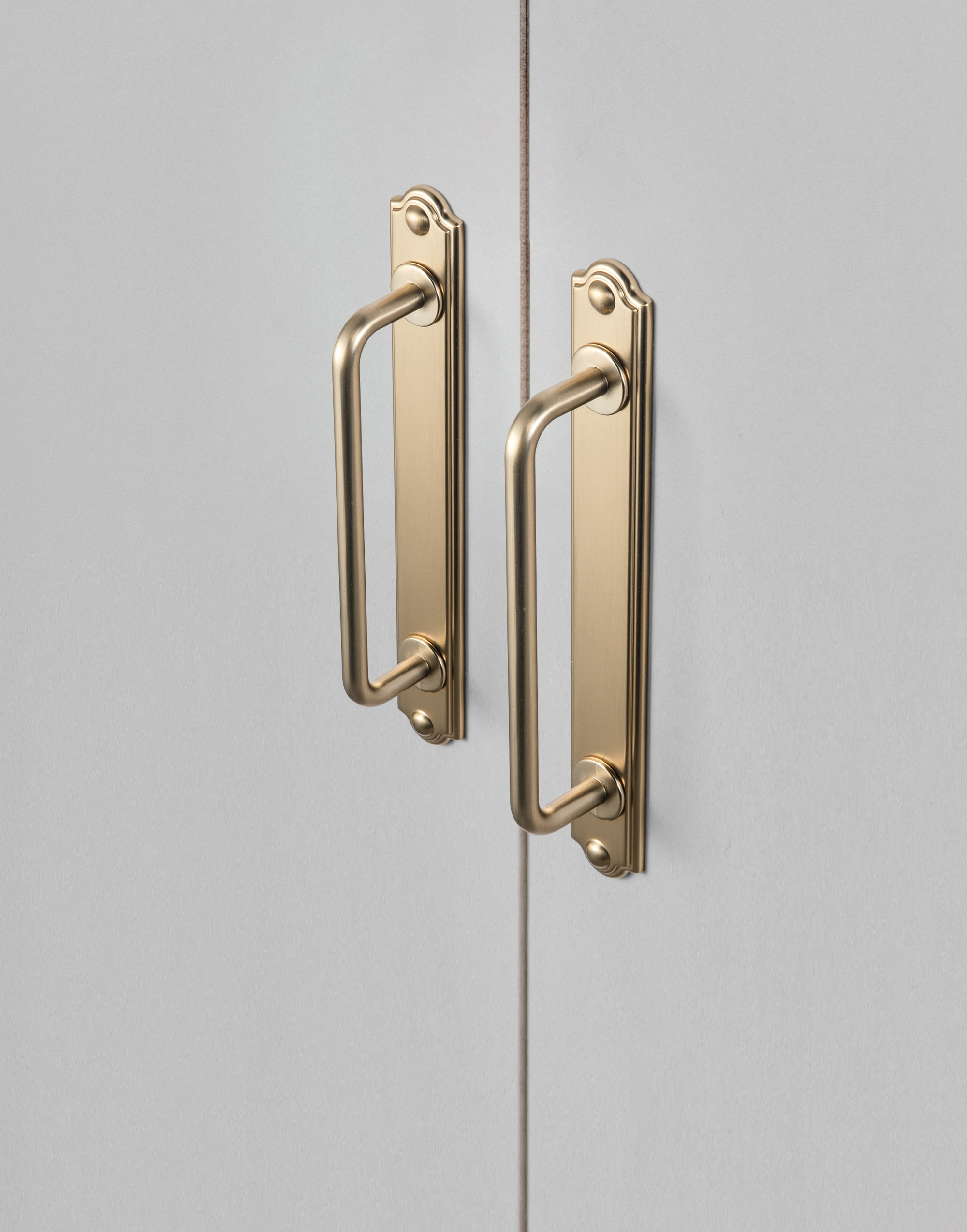 Goo-Ki Antique Brass Cabinet K - Furniture Hardware With Backplate recensione e prezzo